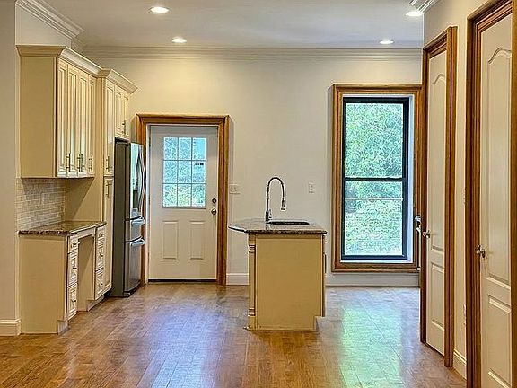 2nd image of 585 Putnam Ave