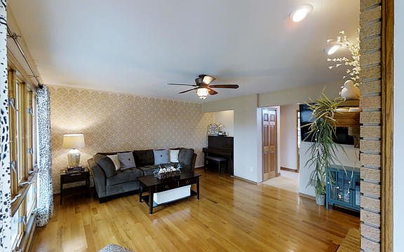 5th image of 16130 S Chablis Ln