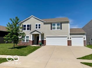 2066 Amur Ct, Columbus, IN 47201