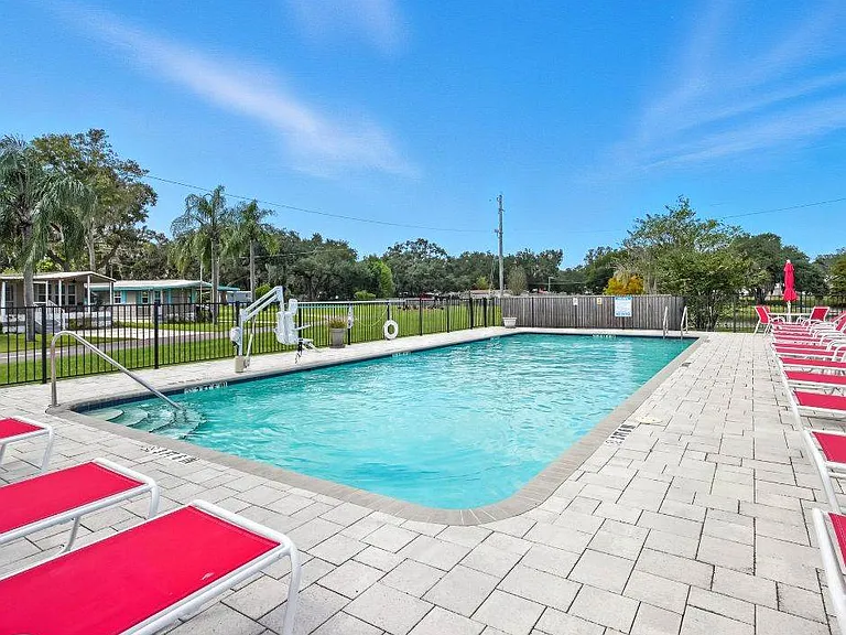 Dade City RV Resort — Photo 8
