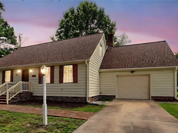 370 Obert St, Urbanna, VA 23175