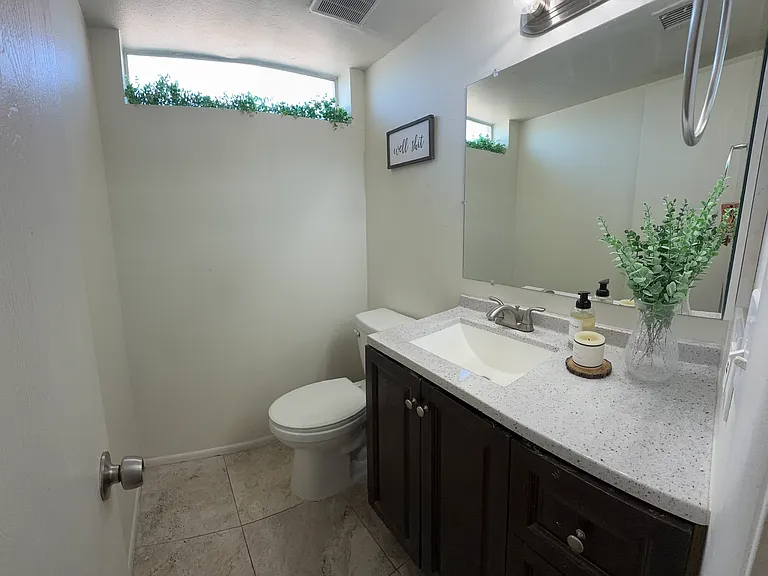 121 E 14th Pl #2 — Photo 7