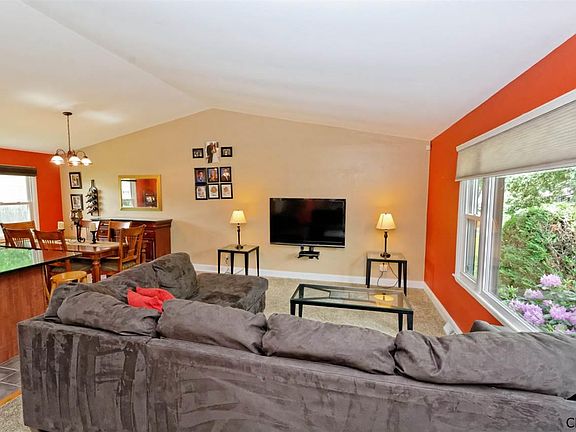 4th image of 12 Aspen Cir