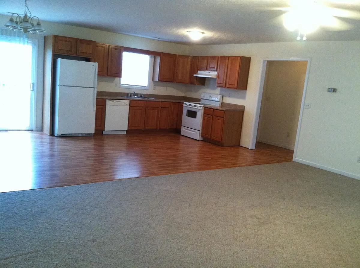 3 bed, 1400 sqft, $1,495 — Photo 3