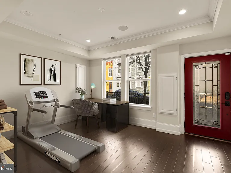 1609 Levis St NE — Photo 9