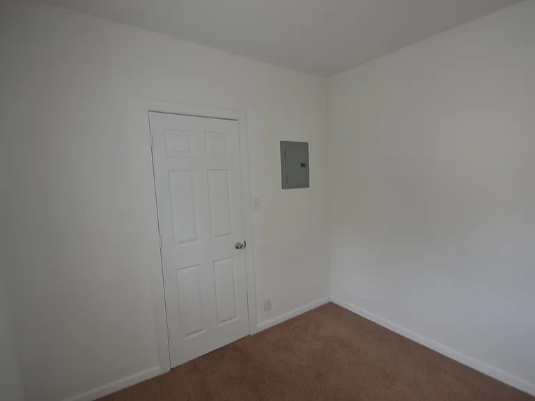 555 S Locust St #3 — Photo 15