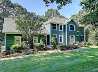 33 Holly Hills Ln, Saunderstown, RI 02874