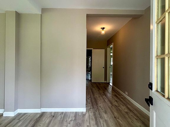 4th image of 414 N Center Street