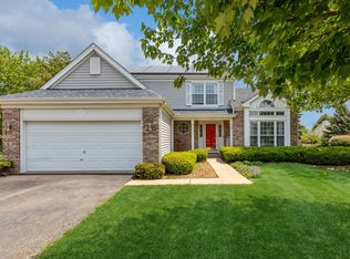 19 N London Ct, South Elgin, IL 60177