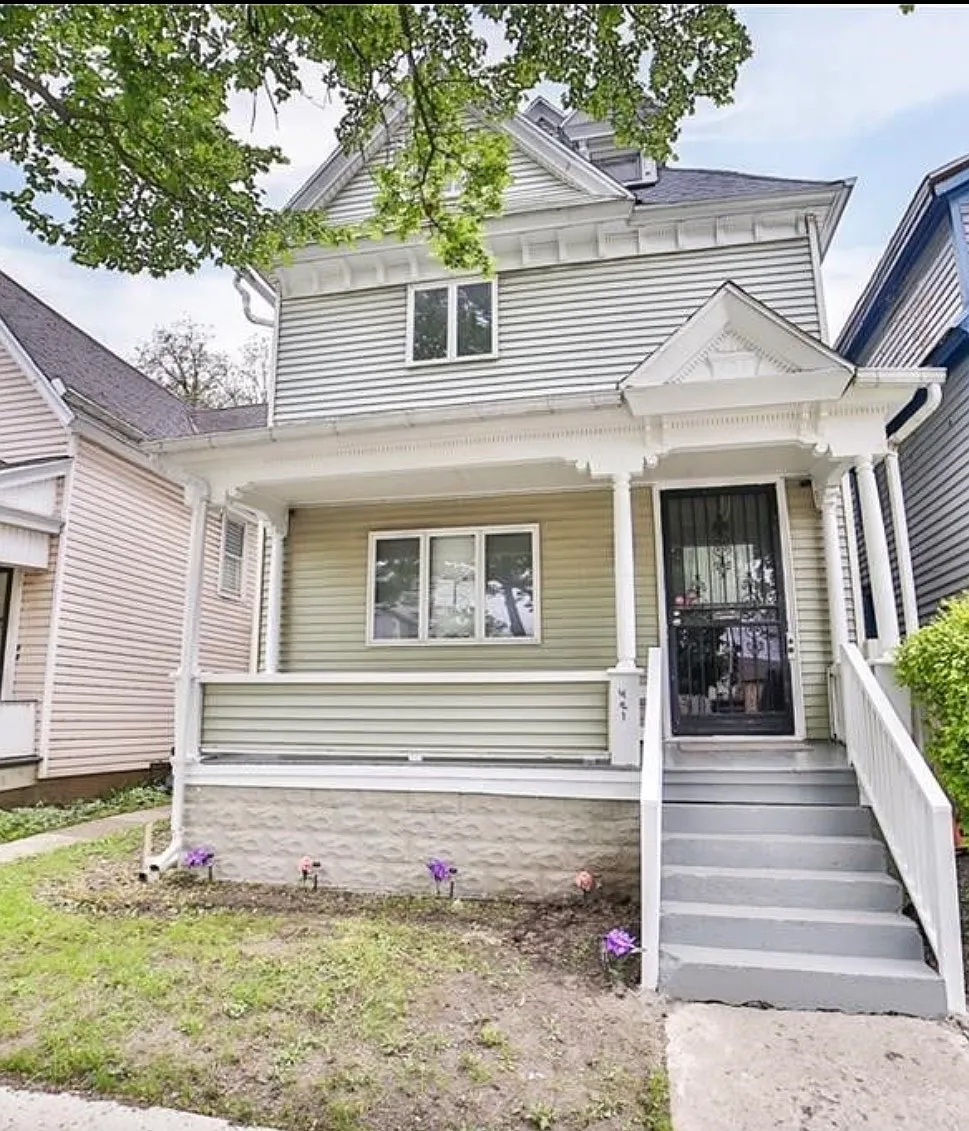 3 bed, $1,500 — Photo 1