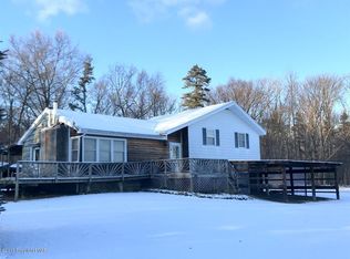 114 Bobcat Ln, Canadensis, PA 18325