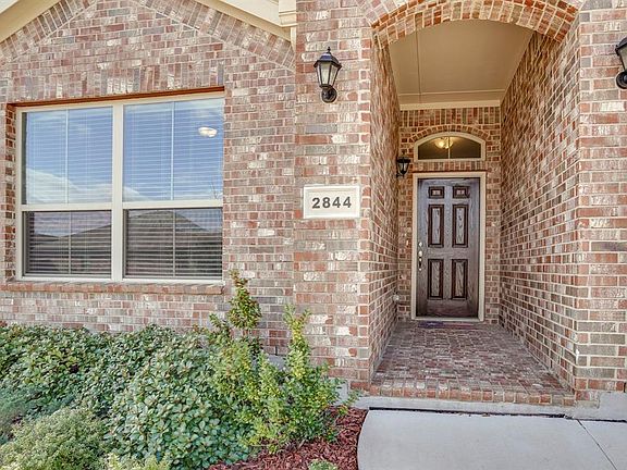 2nd image of 2844 Saddle Creek Dr