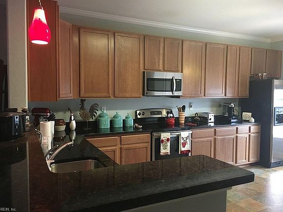 4th image of 909 Buckhurst Ln