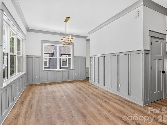 4th image of 1617 Parson St