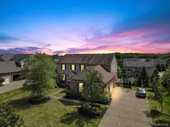 296 Mill House Dr #35, Oakland, MI 48363