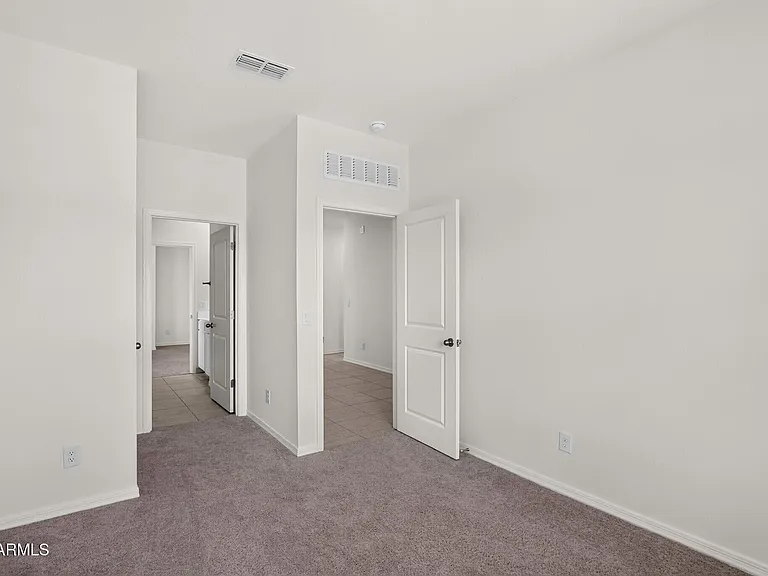 2097 E Grazing Meadow Ln — Photo 13