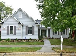 2296 Windward Dr #17, Westlake, OH 44145