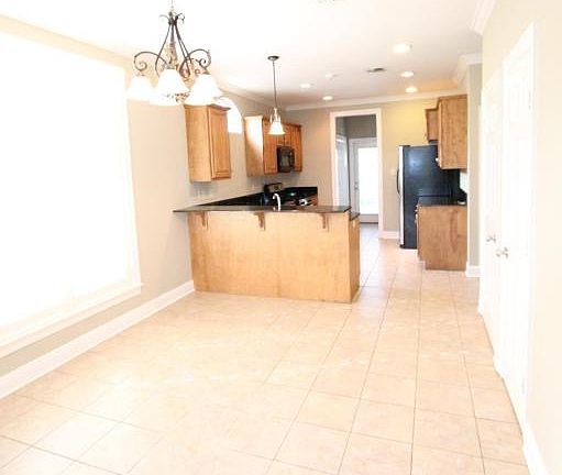 5th image of 1301 Court Ave
