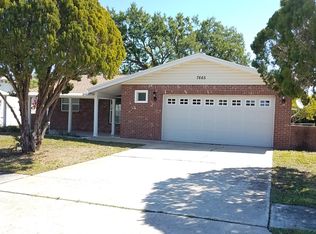 7665 92nd St, Seminole, FL 33777