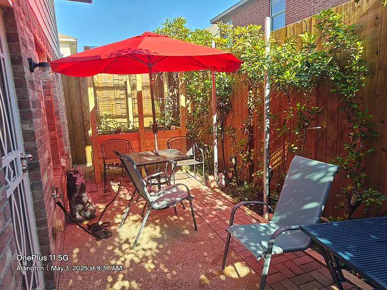 Kingsway Dr — Photo 15
