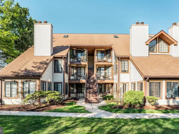 6035-D Curtier Dr, Alexandria, VA 22310