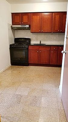 4th image of 25-24 Broadway #4S