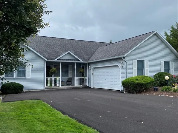 5475 Pebble Beach Dr, Camillus, NY 13031
