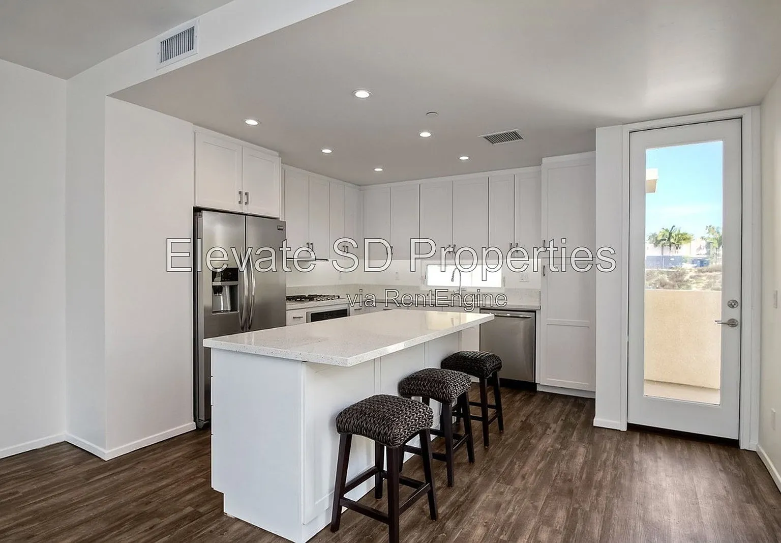 3 bed, 3.0 bath, 1800 sqft, $4,795 — Photo 1