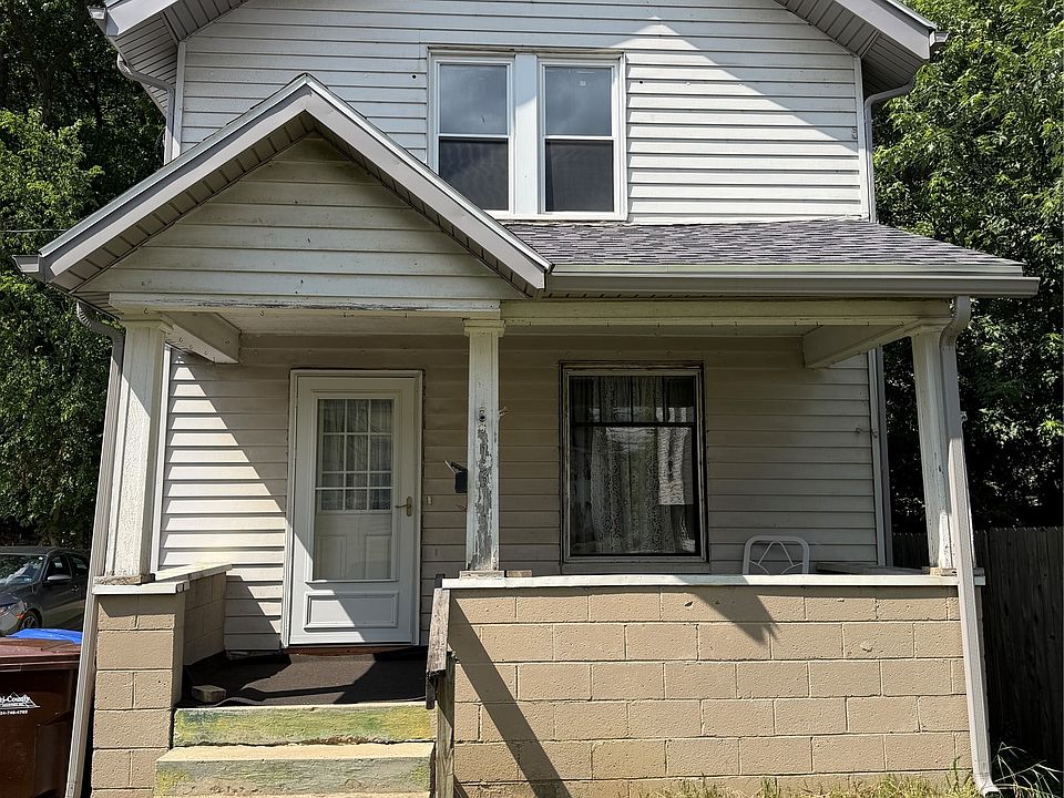 1st image of 136 Grant St