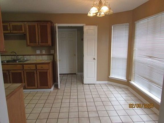 5th image of 11218 Woodley Dr
