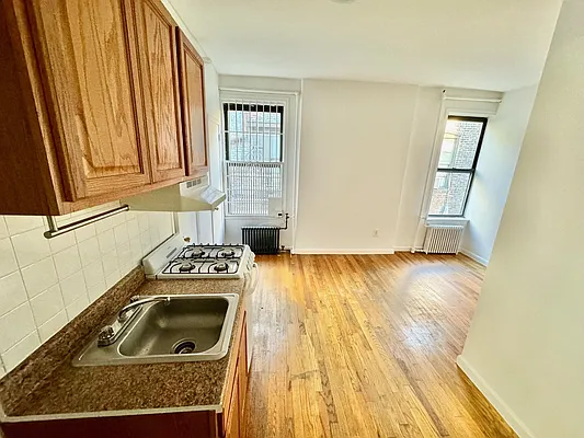 Rented by GreenVill Real Estate LLC | media 4