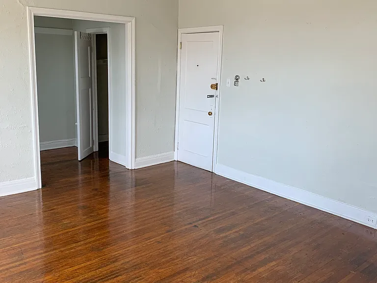 415 S 42nd St #12 — Photo 6
