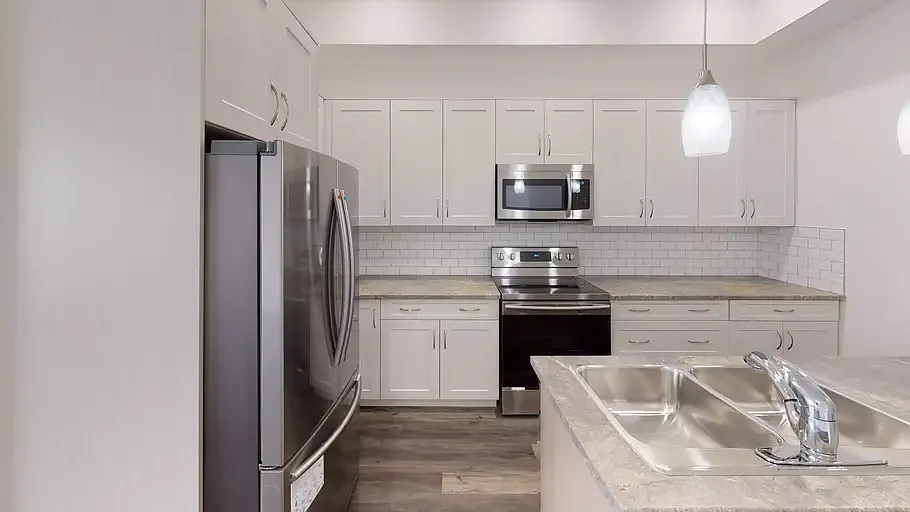 2 bed, 1.0 bath, $2,000 — Photo 2