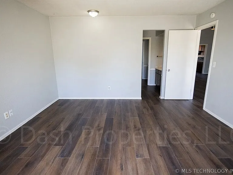 5104 S 75th East Ave — Photo 40