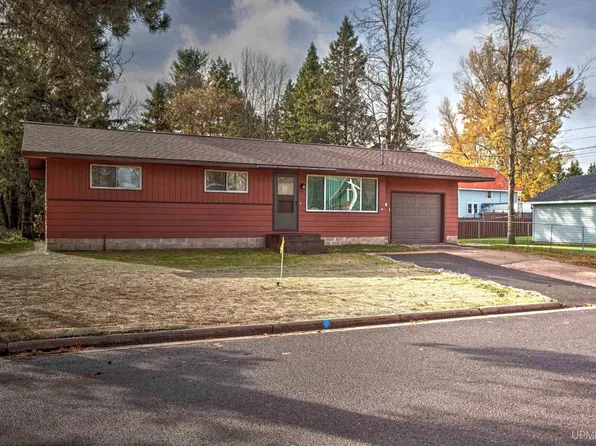 817 E Margaret St, Ironwood, MI 49938