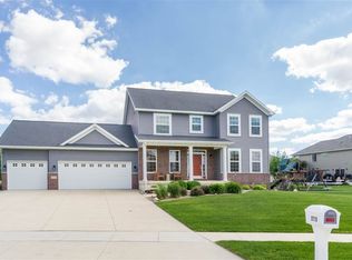 2715 Falcon Ln, Cedar Falls, IA 50613