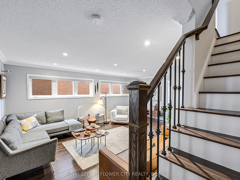 3910 Milkwood Cres — Photo 25