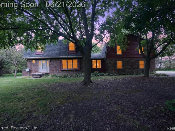 9065 E Richfield Rd, Davison, MI 48423