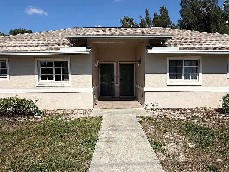 18581 Oriole Rd — Photo 2