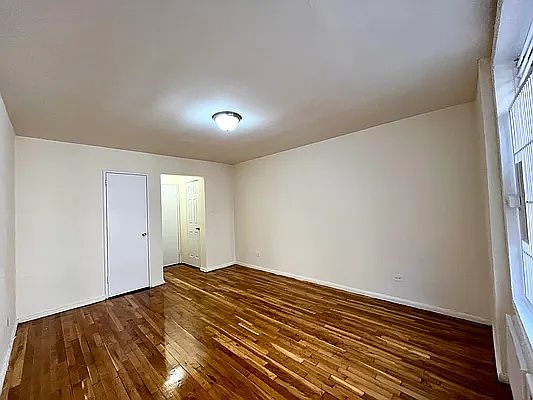 1st image of 130 E 18th St APT 4