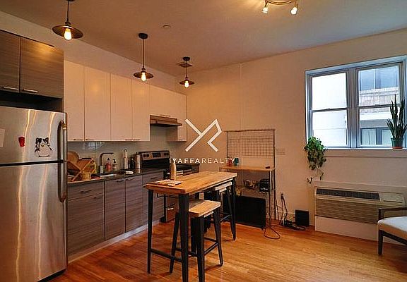 5th image of 186 Herkimer St #2B