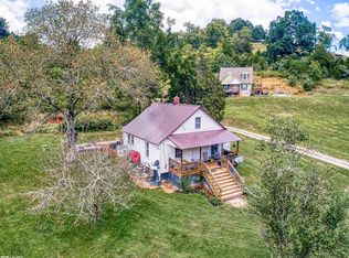 616 Sinking Creek Rd, Pembroke, VA 24136