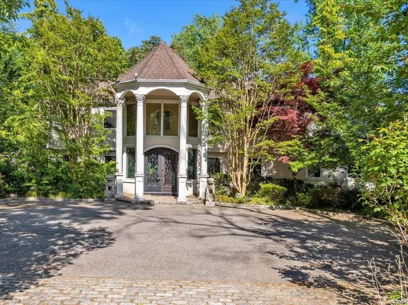 3 August Lane, Old Westbury, NY 11568