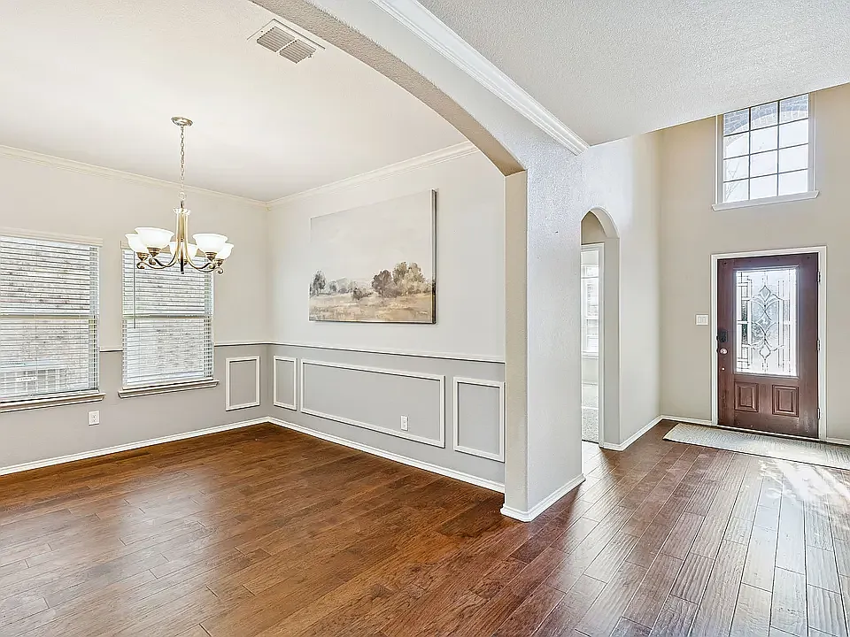 4 bed, 3153 sqft, $3,000 — Photo 2