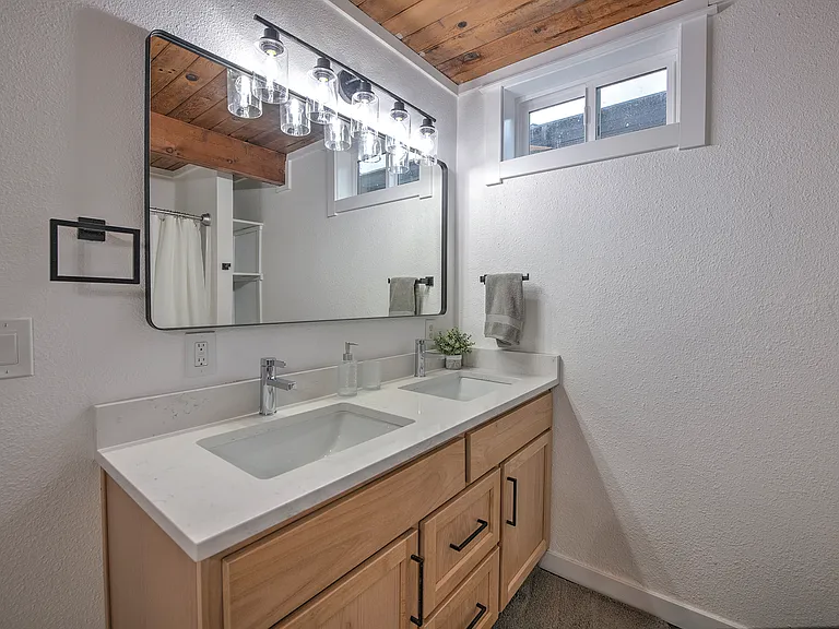 5901 NW Cherry St — Photo 11