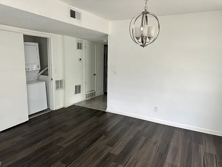 2704-2706 Benton Blvd #1S — Photo 7