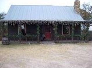 144 Holiday Rd, Comfort, TX 78013