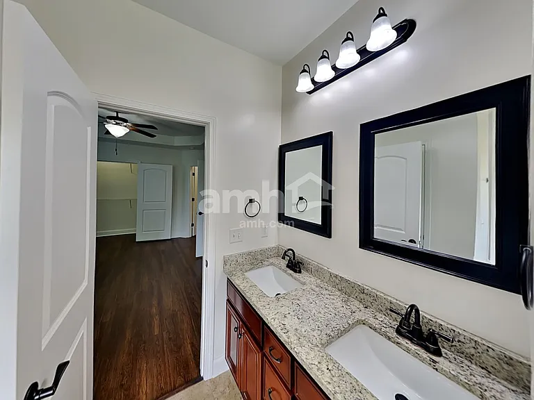 107 Buster St — Photo 10