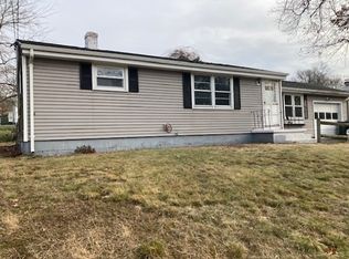 29 Dennis St, Springfield, MA 01118