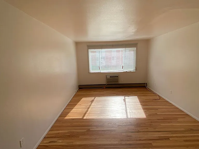 2400 Northwestern Ave — Photo 7